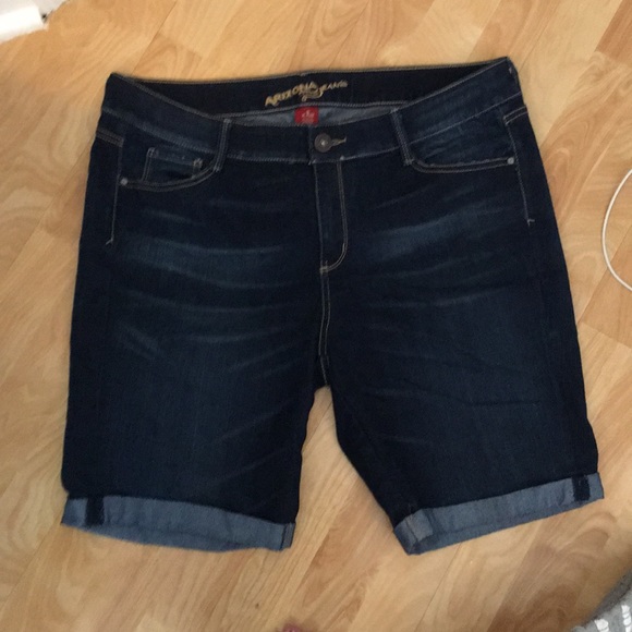 Arizona Jeans Company Jean shorts. Juniors 16 - Picture 1 of 4